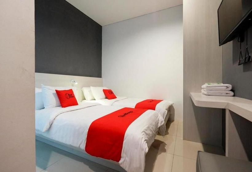 Szálloda Reddoorz Plus Near Ciputra Mall Simpang Lima 2