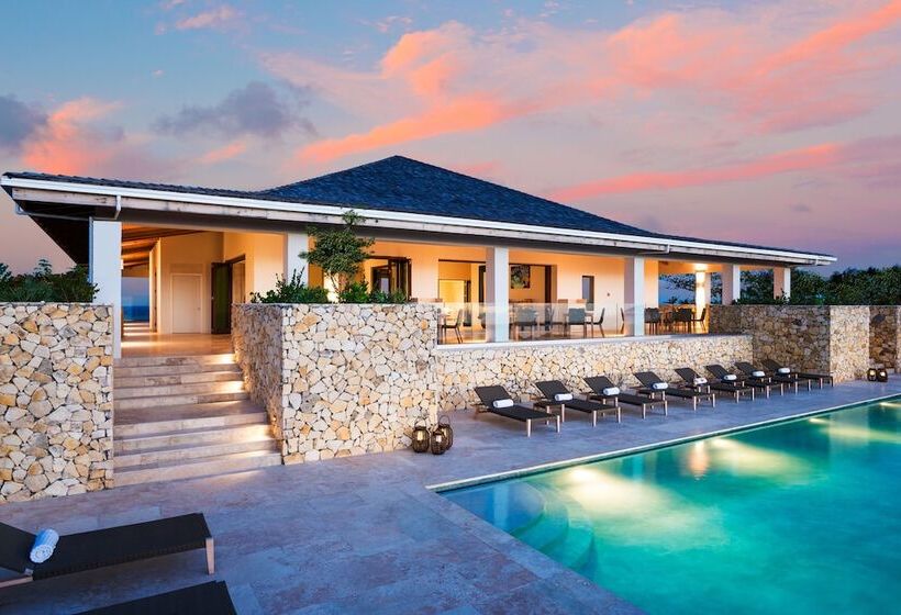 リゾートホテル Sailrock South Caicos   Island Hop Flight Included