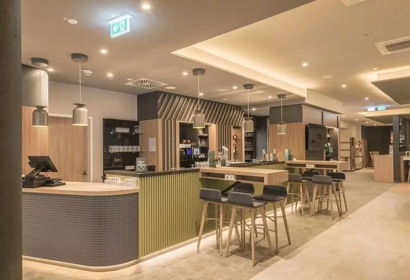 Hotelli Holiday Inn Hamburg Berliner Tor, An Ihg