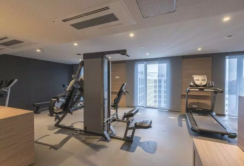 Hotelli Holiday Inn Hamburg Berliner Tor, An Ihg