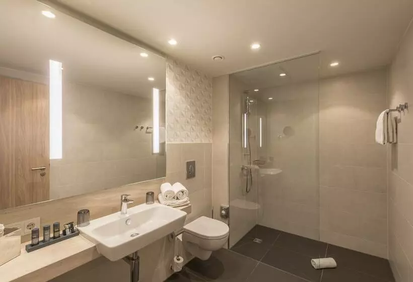 Hotelli Holiday Inn Hamburg Berliner Tor, An Ihg