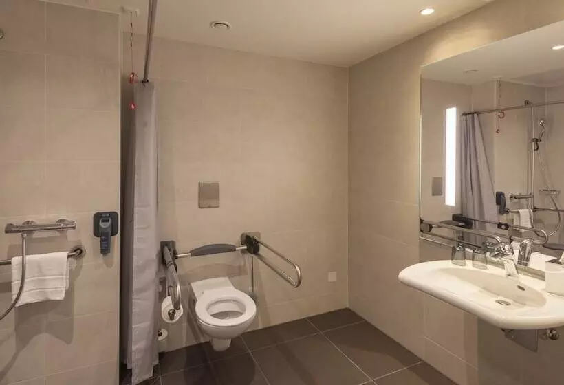 Hotelli Holiday Inn Hamburg Berliner Tor, An Ihg