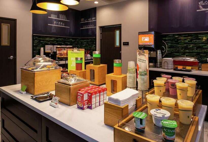 בית מלון כפרי Hampton Inn & Suites Winstonsalem Downtown