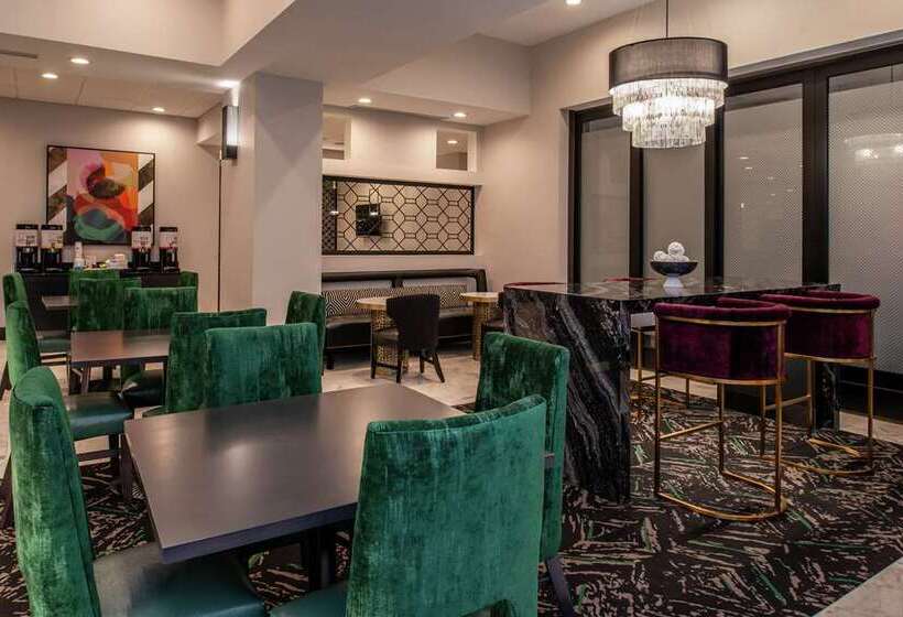 בית מלון כפרי Hampton Inn & Suites Winstonsalem Downtown