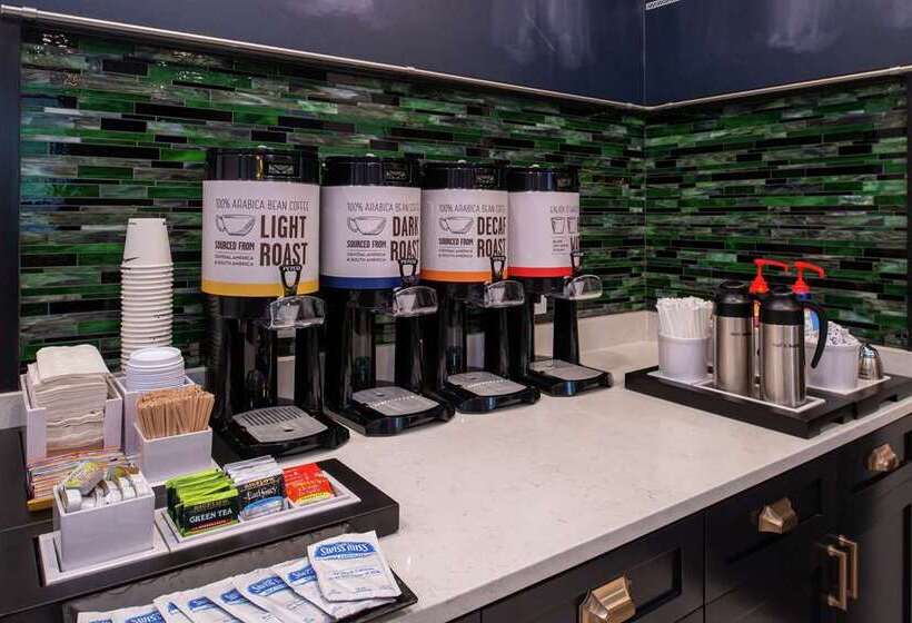 בית מלון כפרי Hampton Inn & Suites Winstonsalem Downtown