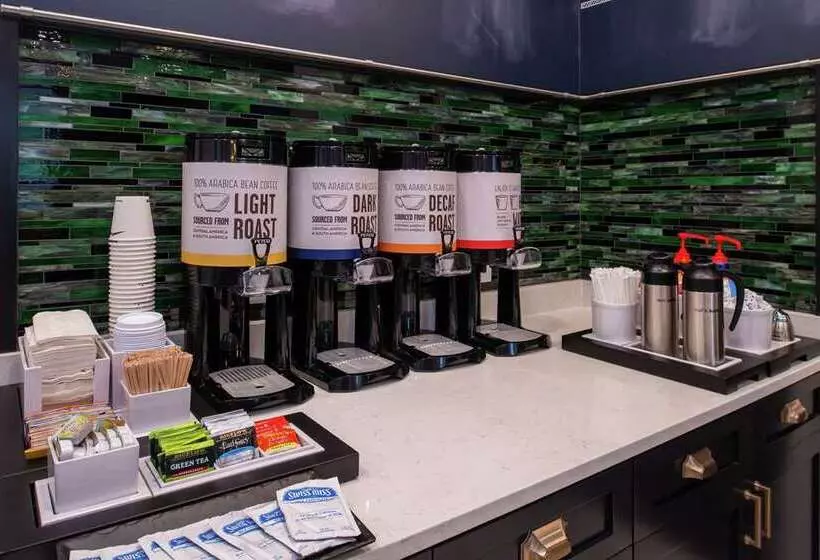 ホテル Hampton Inn & Suites Winstonsalem Downtown