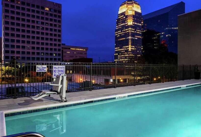 בית מלון כפרי Hampton Inn & Suites Winstonsalem Downtown