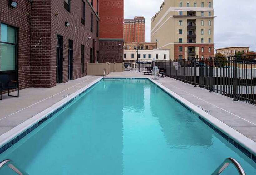 בית מלון כפרי Hampton Inn & Suites Winstonsalem Downtown