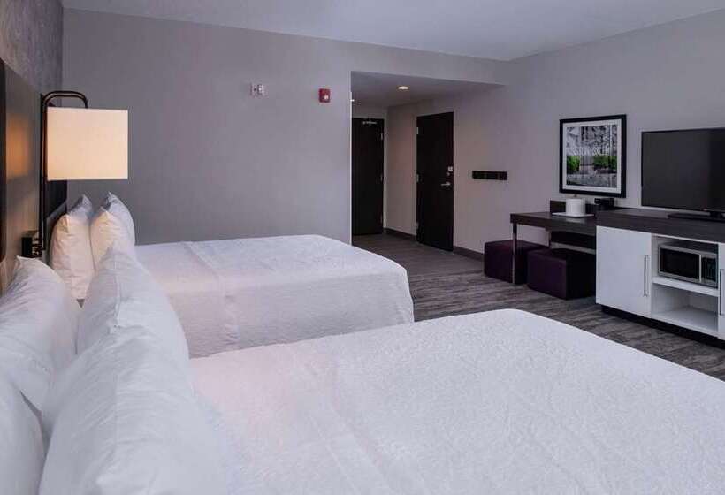 בית מלון כפרי Hampton Inn & Suites Winstonsalem Downtown