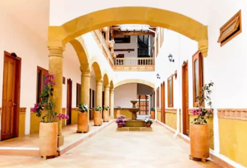 ホテル Hospederia Villa De Los Sáenz