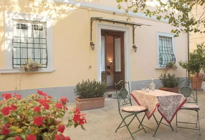 簡易ホテル Villa La Dogana