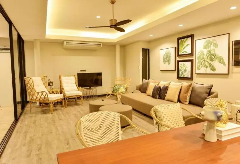 ホテル Tungtong Beach Villas