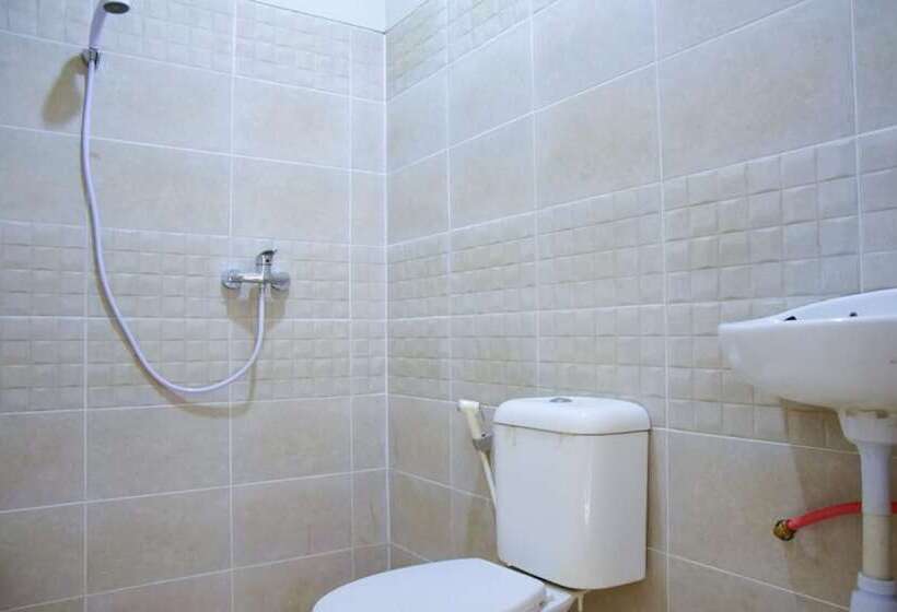 بنسيون Reddoorz Near Mangga Dua Square