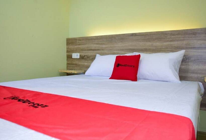 بنسيون Reddoorz Near Mangga Dua Square