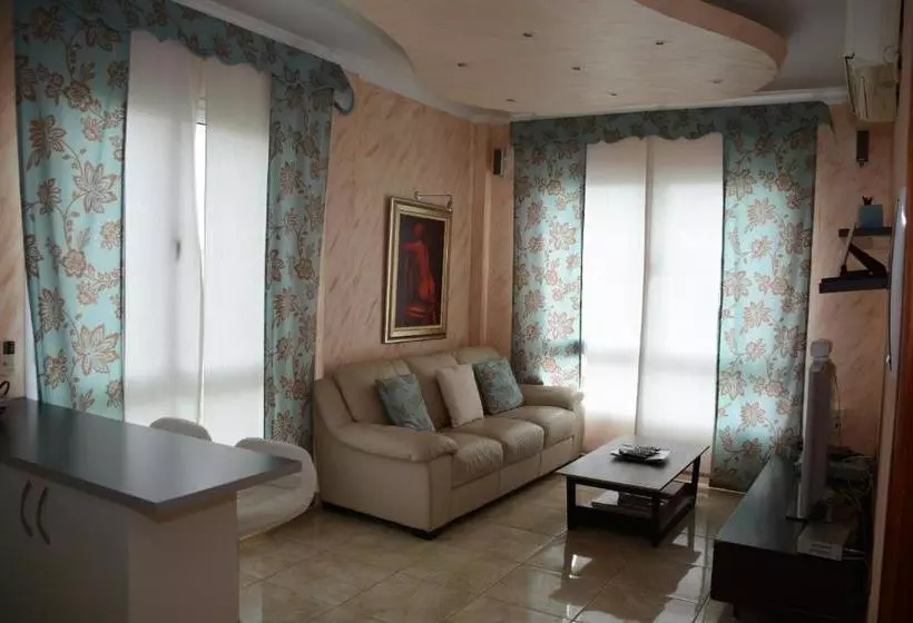 Hotelli The Confort House