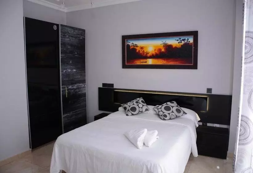 Hotelli The Confort House