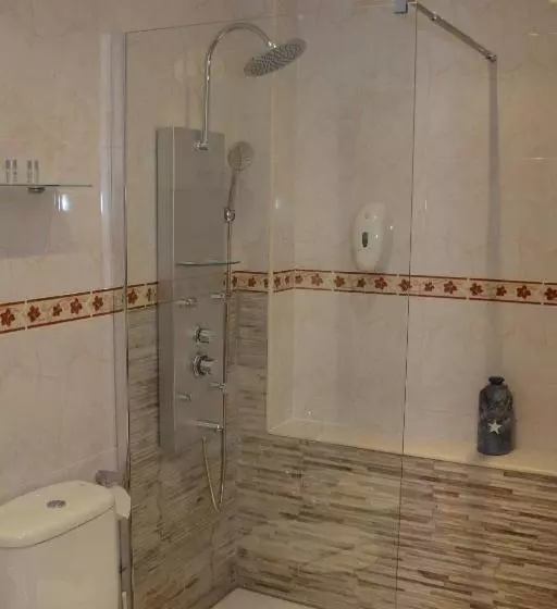 Hotelli The Confort House