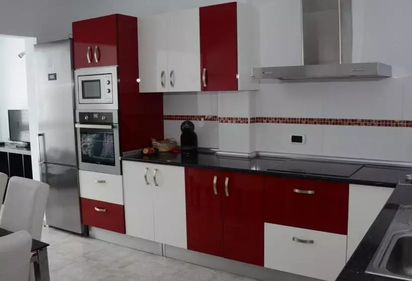 Hotelli The Confort House