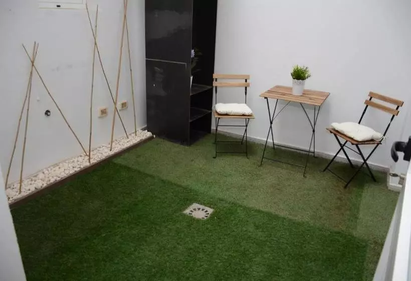 Hotelli The Confort House