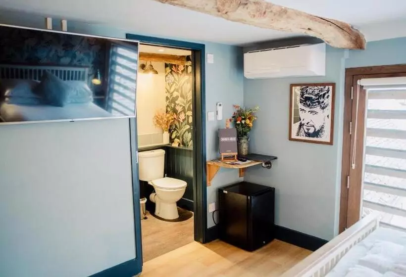 Hostelli The Corner House Canterbury