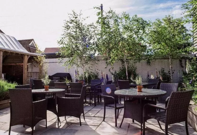 Hostelli The Corner House Canterbury