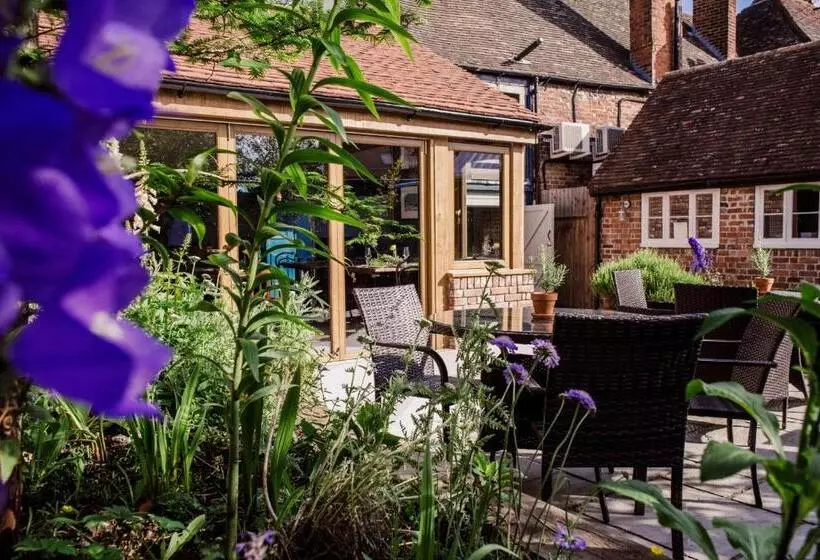 Hostelli The Corner House Canterbury