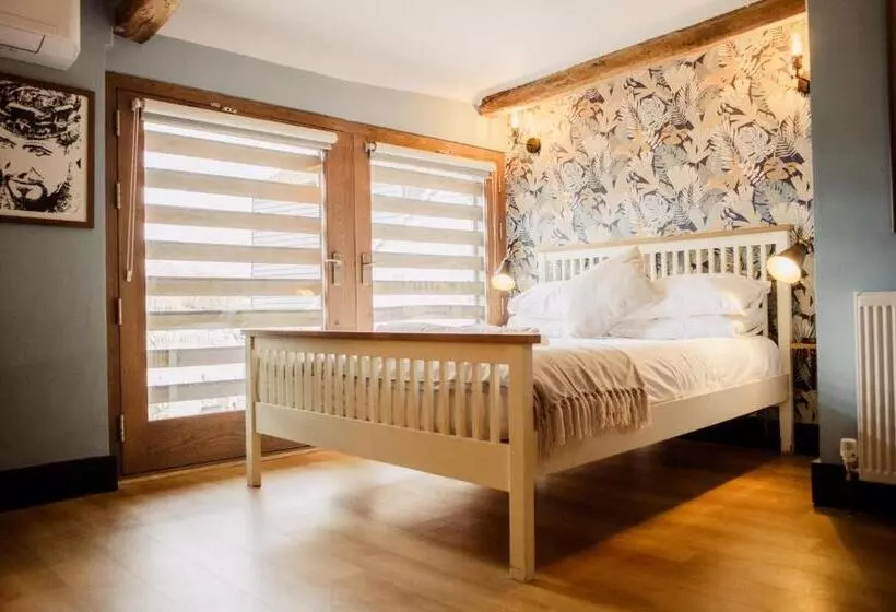 Hostelli The Corner House Canterbury