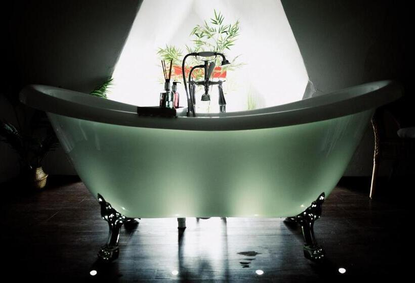 فندق فئة نجمة واحدة The Corner House Canterbury