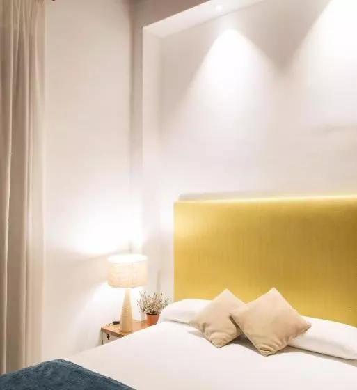 Suites Campo Del Príncipe