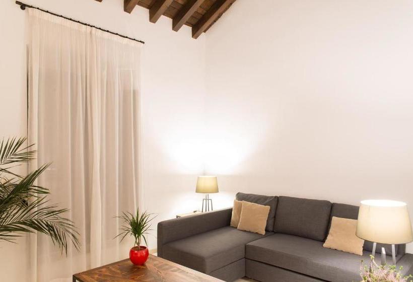 Suites Campo Del Príncipe