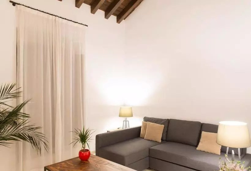 Suites Campo Del Príncipe