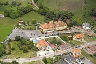 هتل Y Casona El Carmen