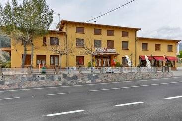 Отель Del Esera