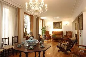 호텔 Hostal Aragón