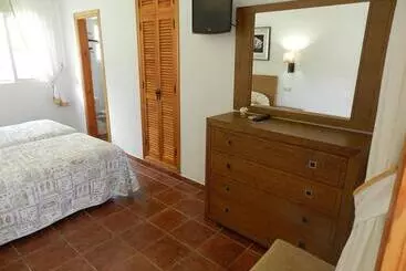 فندق Hostal Las Acacias