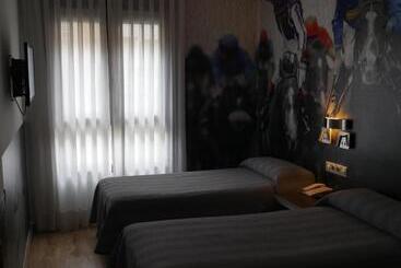 Hostal 4c Cuatro Caminos