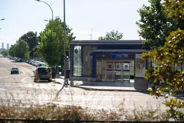 هتل Villa De Barajas