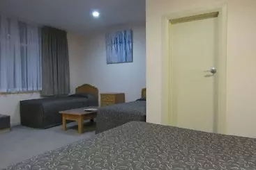 Glenelg Motel