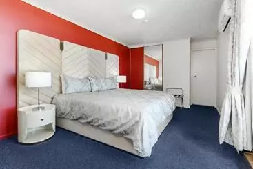 هتل آپارتمان Highpoint International