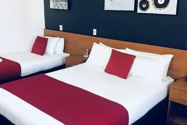 בית מלון כפרי Ibis Styles Broken Hill