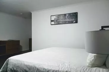 בית מלון כפרי Winning Post Motor Inn