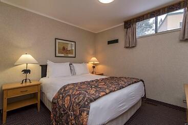 Douglas Fir Resort & Chalets