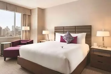 Coast Edmonton Plaza Hotel By Apa