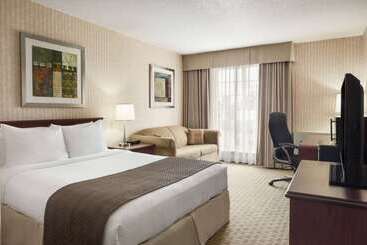 هتل Days Inn By Wyndham Brantford