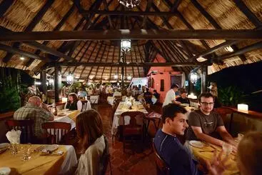 리조트 The Lodge At Chaacreek