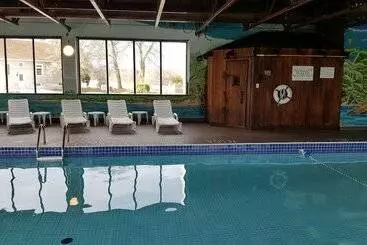 酒店 River Rapids Inn