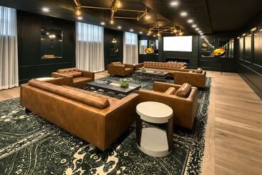 The Insignia Hotel, Sarnia, A Tribute Portfolio