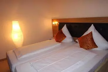 בית מלון כפרי Drei Kronen