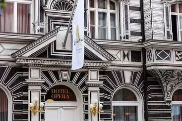 בית מלון כפרי Opera