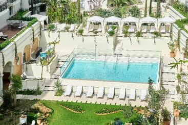 هتل Carlton Cannes, A Regent